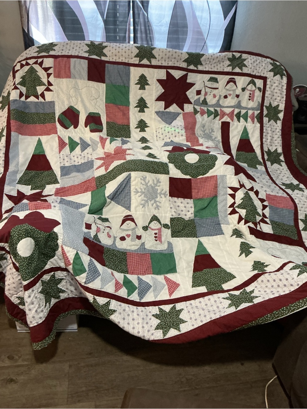 Vintage 84X80" Christmas blanket Beautiful holiday design see pics